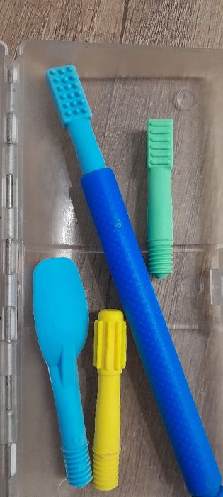 Wibrator masażer logopedyczny