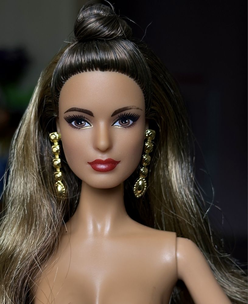 Барбі Barbie Holiday Teresa Doll 2017 Brunette with Red Dress