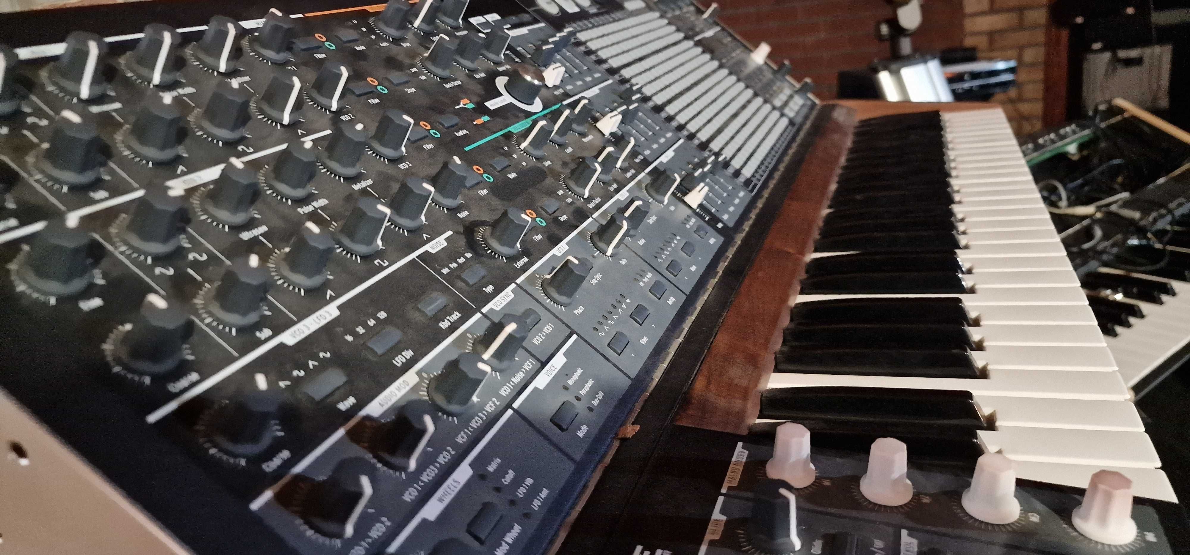 Arturia matrixbrute matrix genialny syntezator