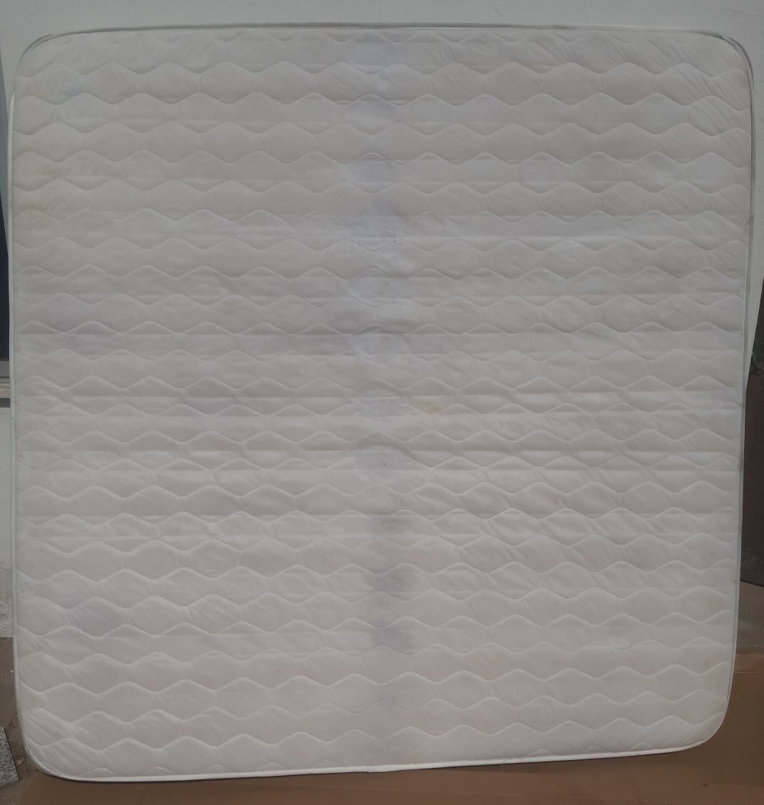 Colchão em bom estado 200x200