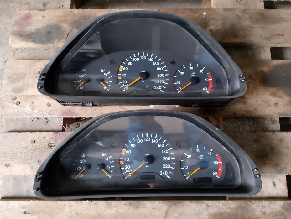 Приборная панель приборка мерседес  w203 w209 w210 w208clk