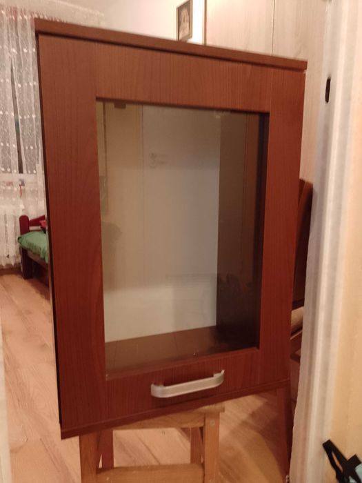 oddam za darmo wiszącą szafkę