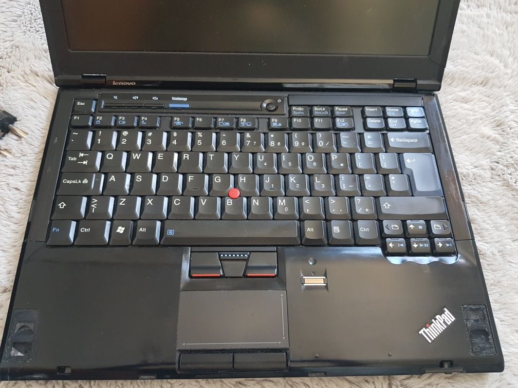 Laptop Lenovo ThinkPad X300 type 6478-14G S/N L3-B2666 08/05 + 500GB