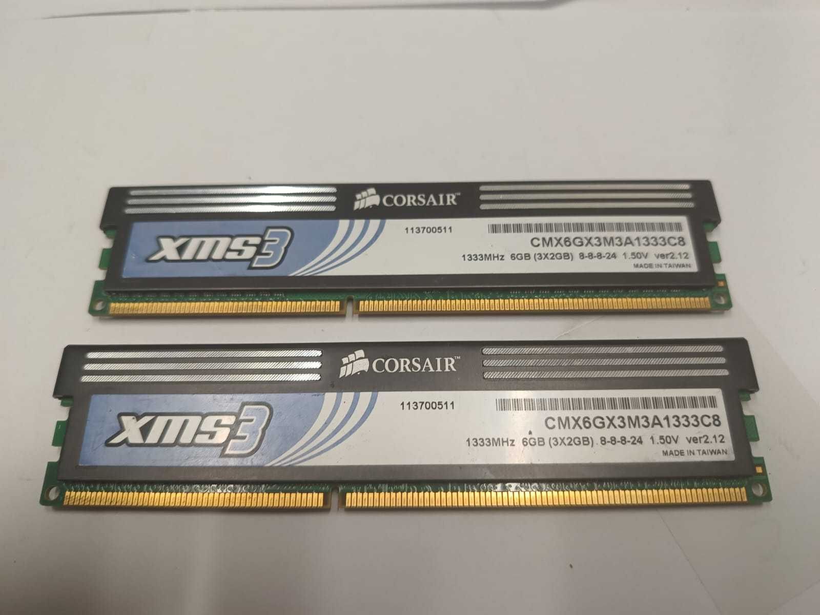Zestaw 2 kości pamięci po 2GB Corsair DDR3.