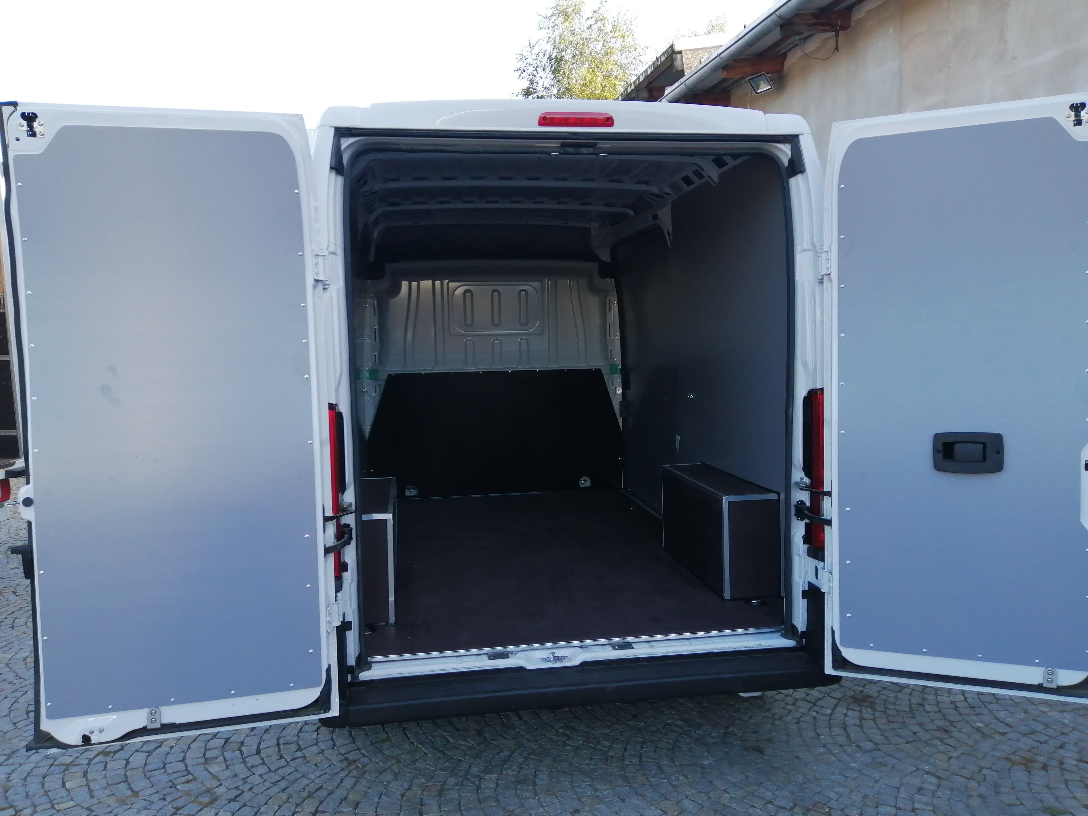 Zabudowa aut dostawczych L2H2 Ducato Master Jumper Boxer KNAUTECH