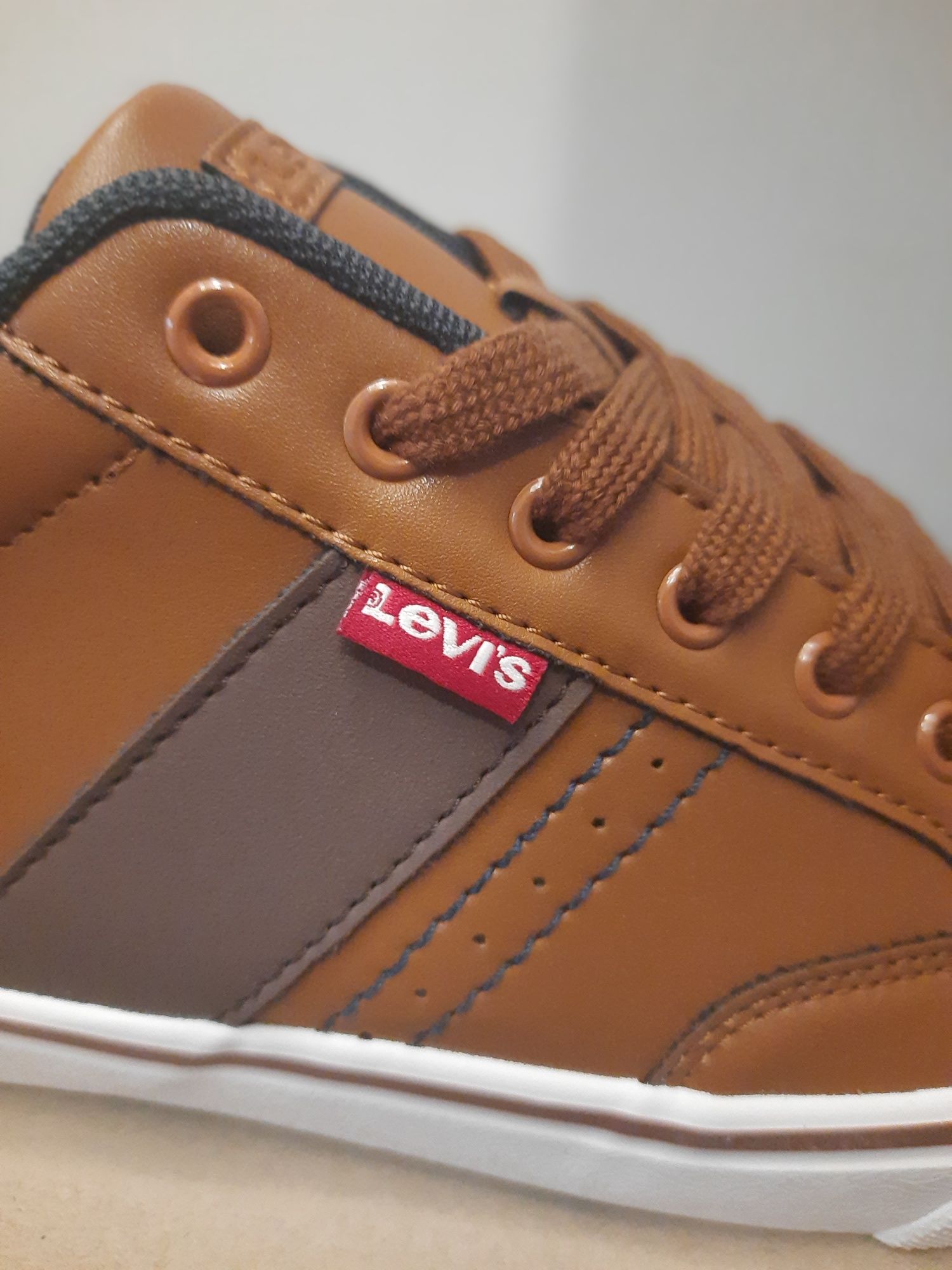 Niskie sneakersy marki Levi's nowe oryginalne