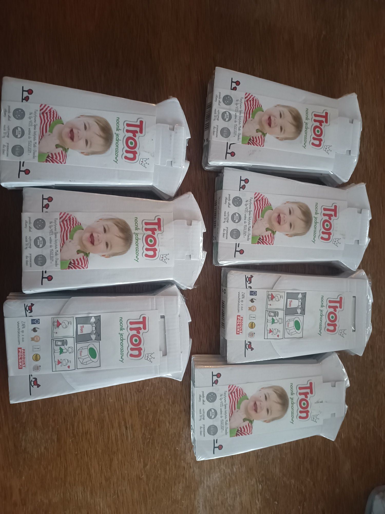 Nocnik jednorazowy tron papierowy nowe