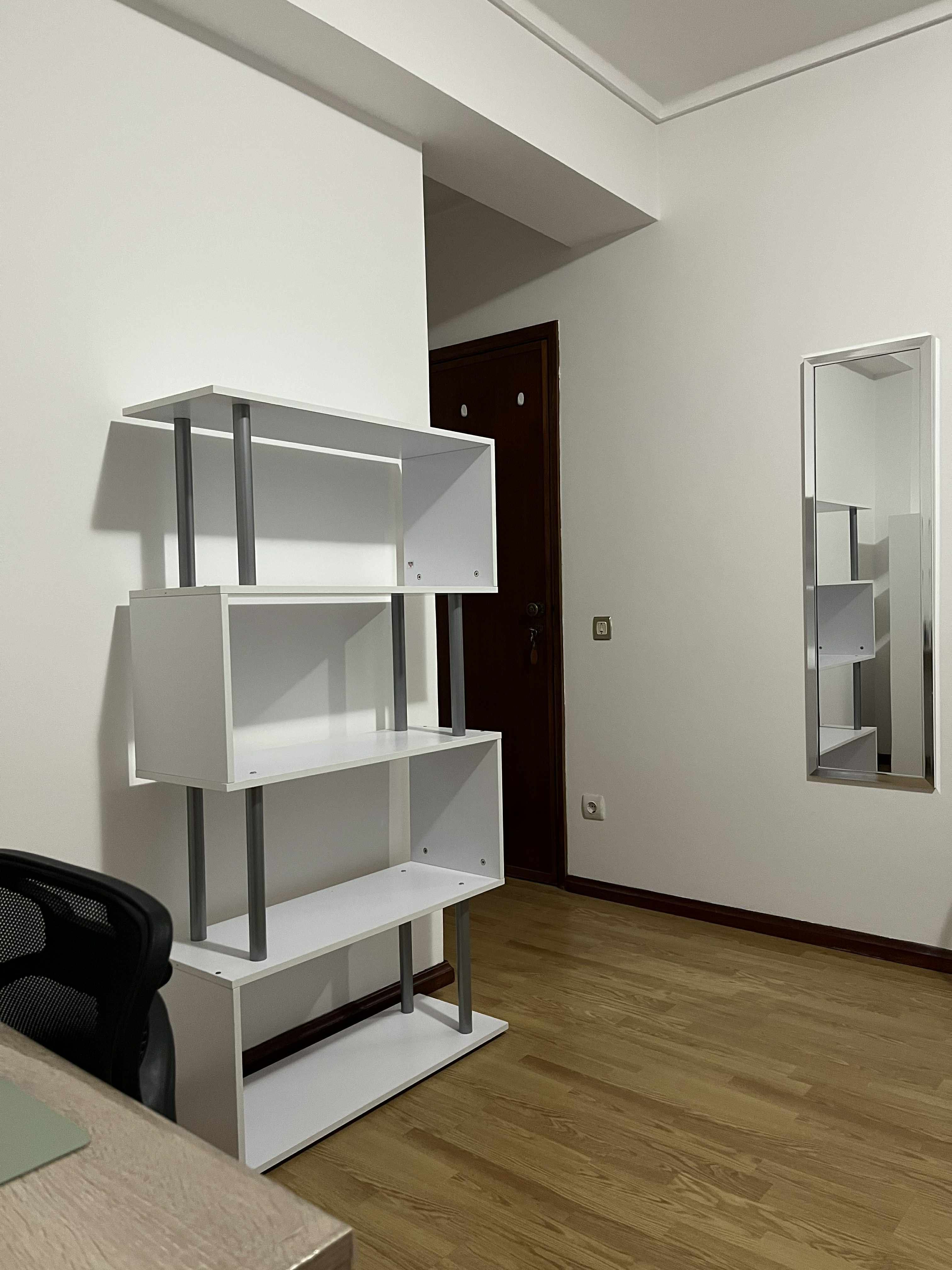 Quarto MENINA trabalhadora