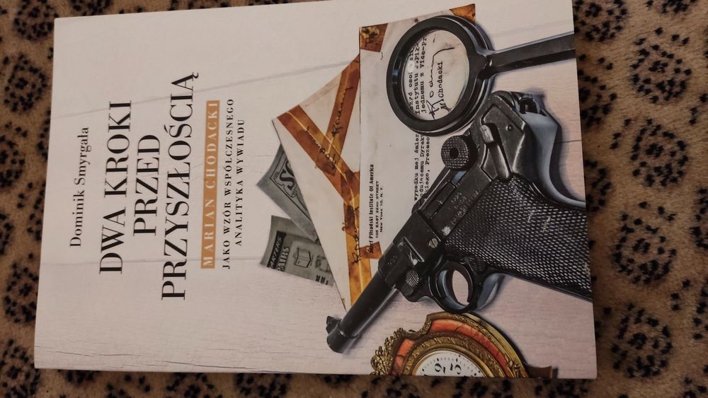 Dwa kroki przed przyszłością Dominik Smyrgała