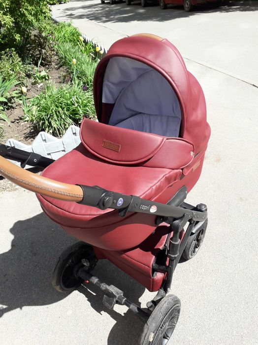 Коляска з шкірзамінника 2 в 1 є додатково сидіння для 6+ міс