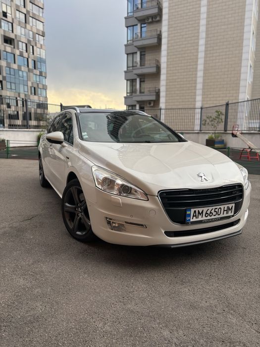 Pugeout 508 SW 2,2 GT // 2012