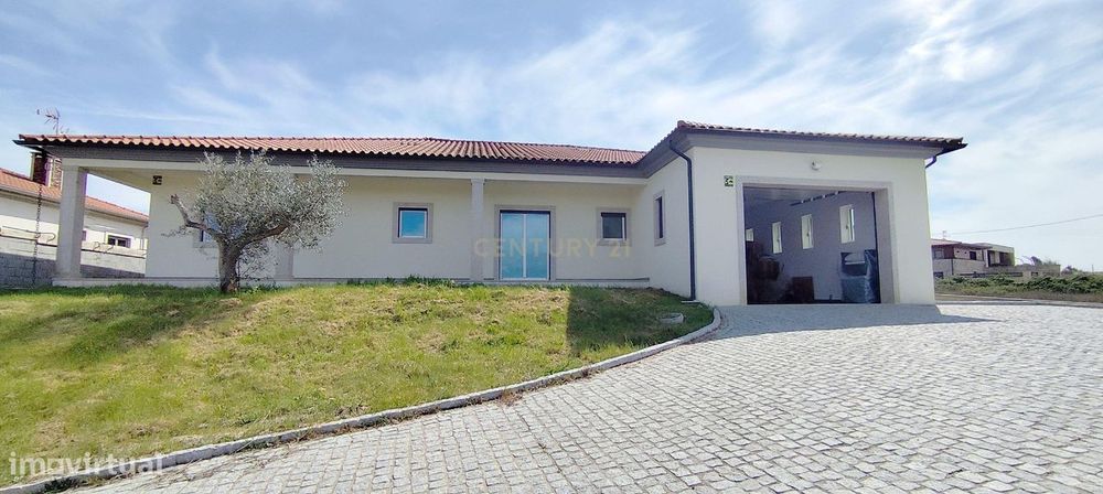 Luxuosa Moradia T4 térrea com Vista Panorâmica