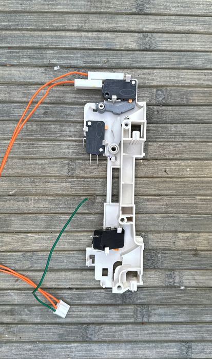 Blokada drzwi z mikroprzełącznikami do Samsung MS23F301TAS