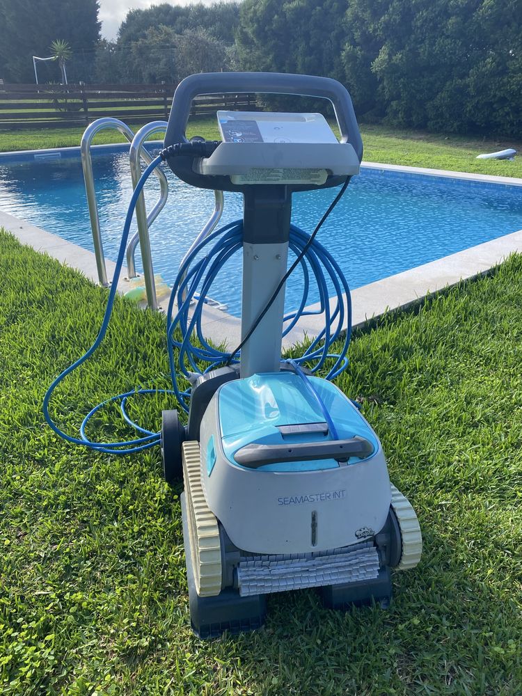 Robot limpeza piscina