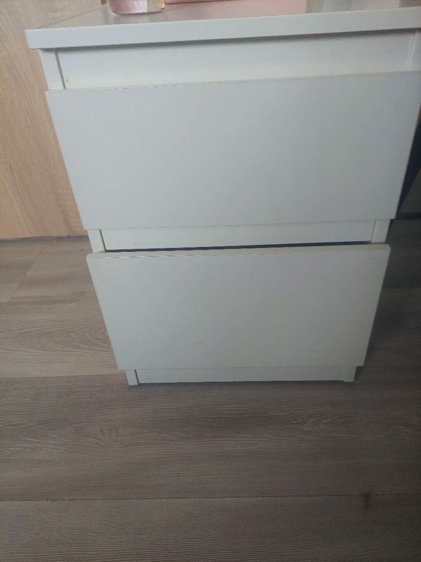 Nocna szafka malm