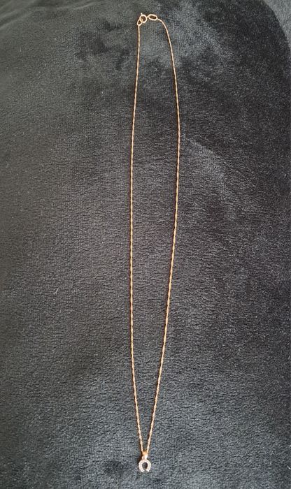 Złoty elegancki łańcuszek