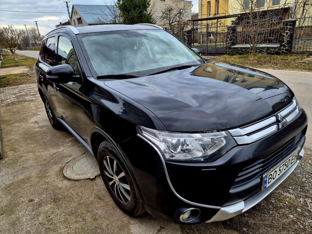 Mitsubishi Outlander 2014 рік