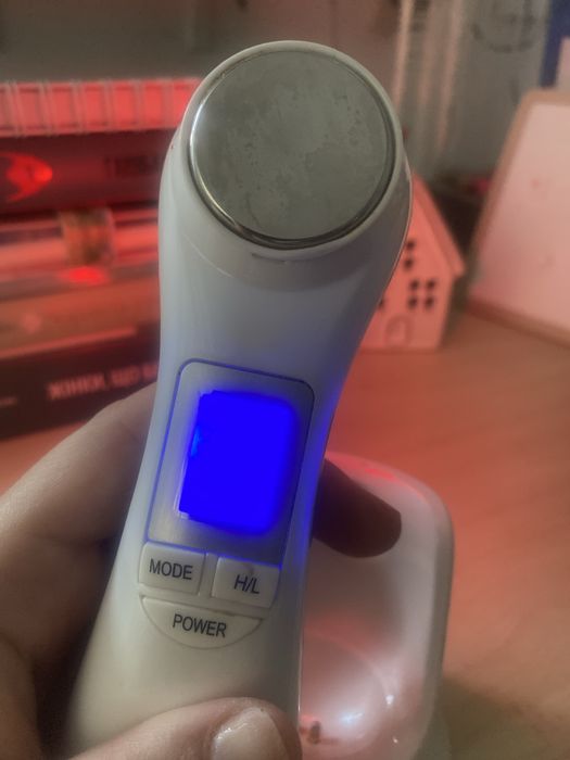 Прилад для догляду за обличчям EMS MAY 9901