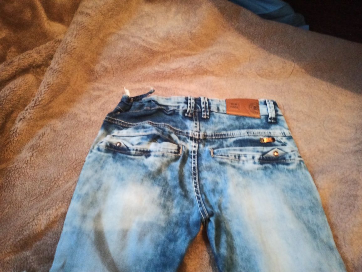 Spodnie jeansy 134