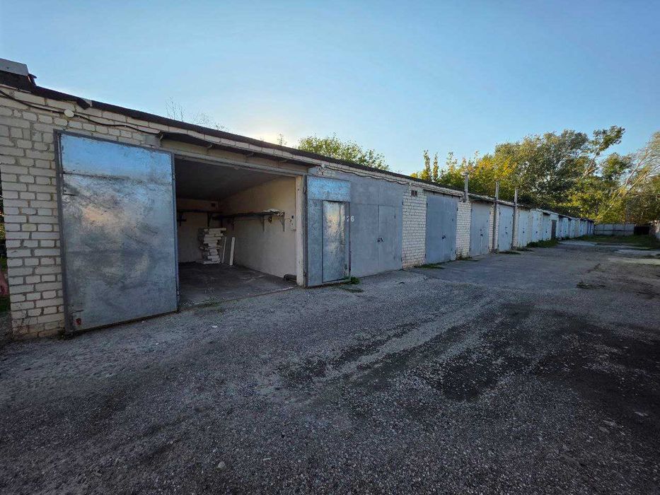 OS4 Продам жб гараж Сергеевская 27 метро Киевская В подарок прицеп Лев