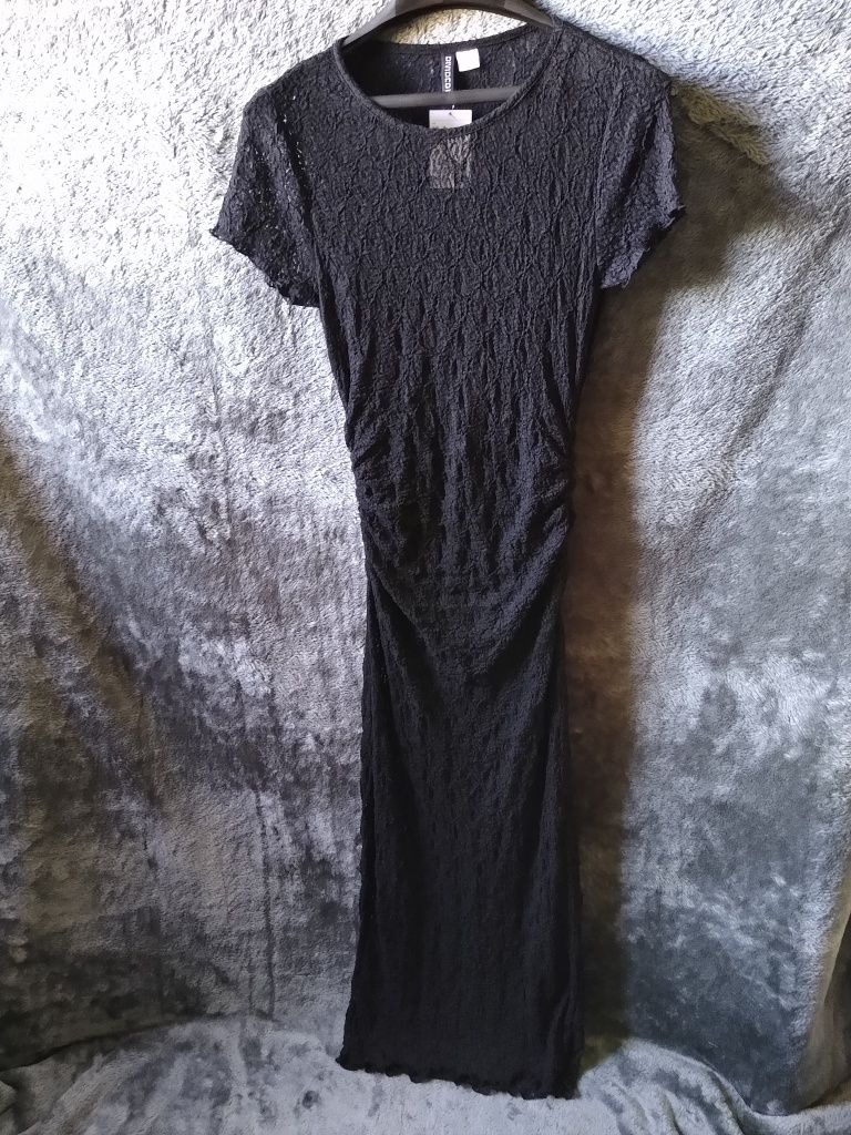 Obcisła, długa, koronkowa sukienka H&M