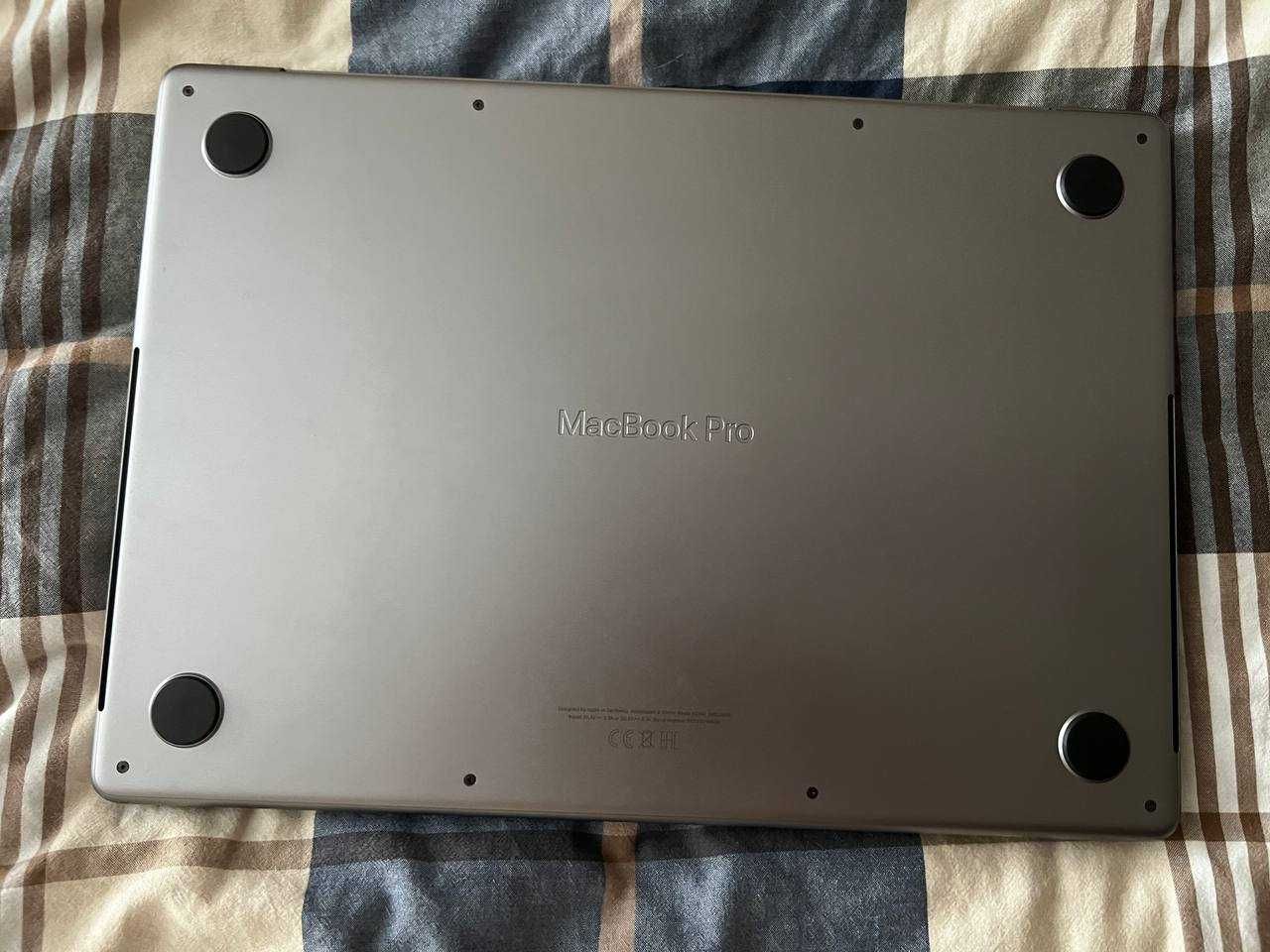 Apple MacBook Pro 14, 512GB, 32GB, Space Gray with Apple M1 Pro 2021