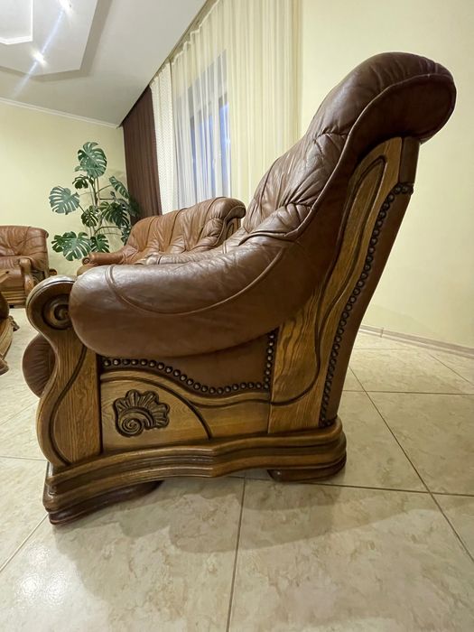 Шкіряний диван та два крісла