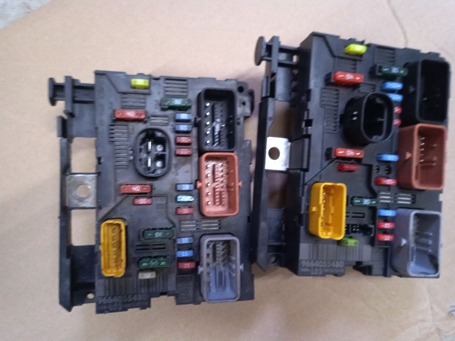 Citroen Peugeot moduł BSM L03