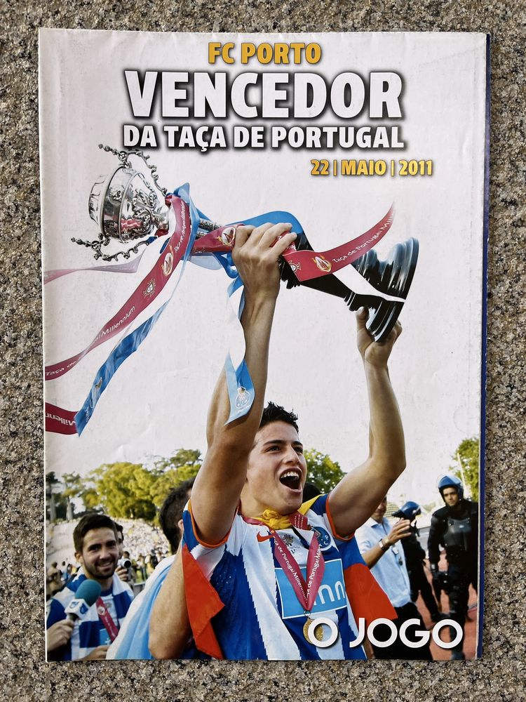 40 posters do jornal O JOGO