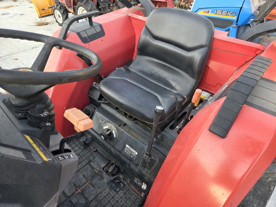 Traktorek japoński Mitsubishi MT285 28KM wspomaganie rewers 4x4