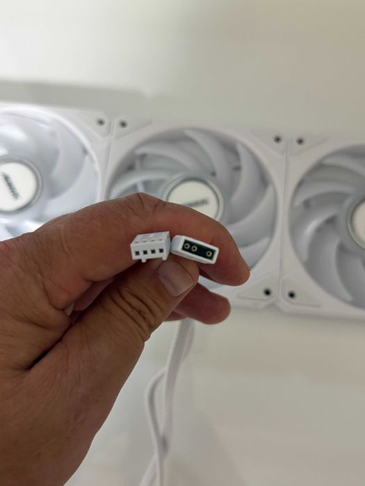 Вентилятори Gigabyte Aorus EZ Chain Fan 120 Ice 4 штуки