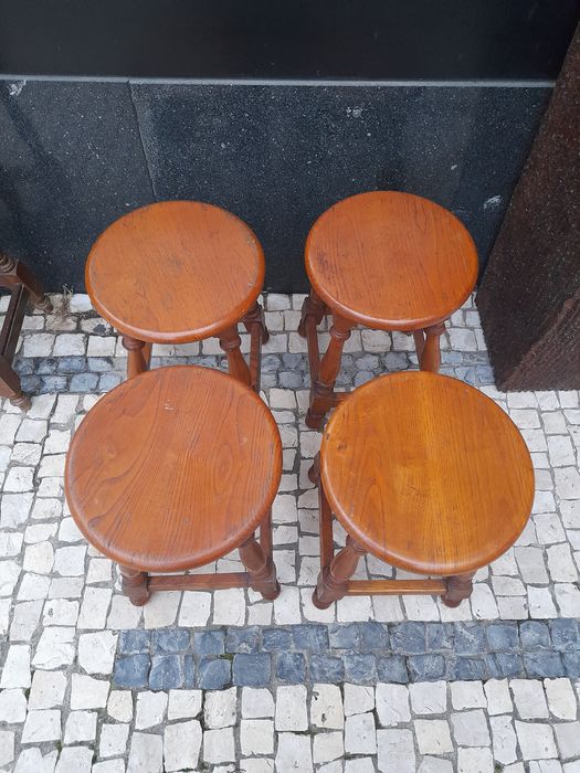 Bancos de Madeira em excelente estado