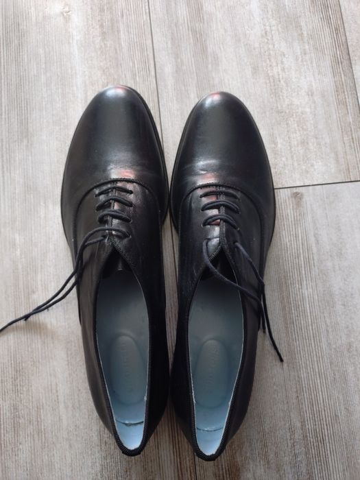 Buty Gino Rossi damskie, chodzone 3-4 razy, rozm 39 skóra