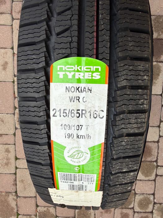 215/65 R16C Nokian Made in Finland