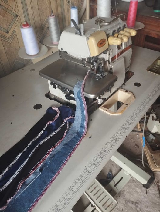 Промисловий оверлок Jamata