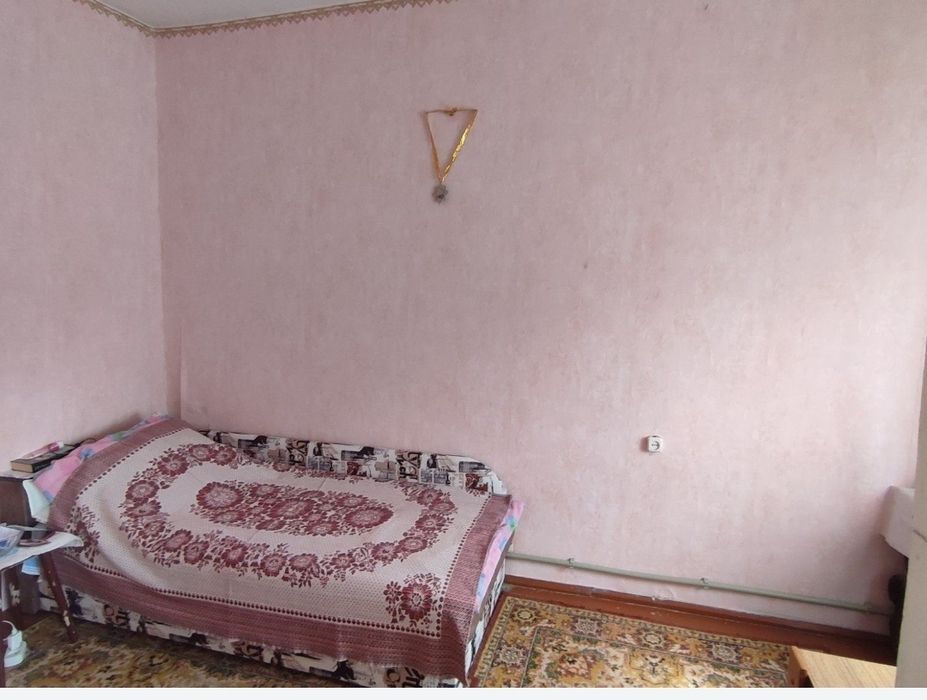 Продається 4-кімнатний будинок в місті Пирятин