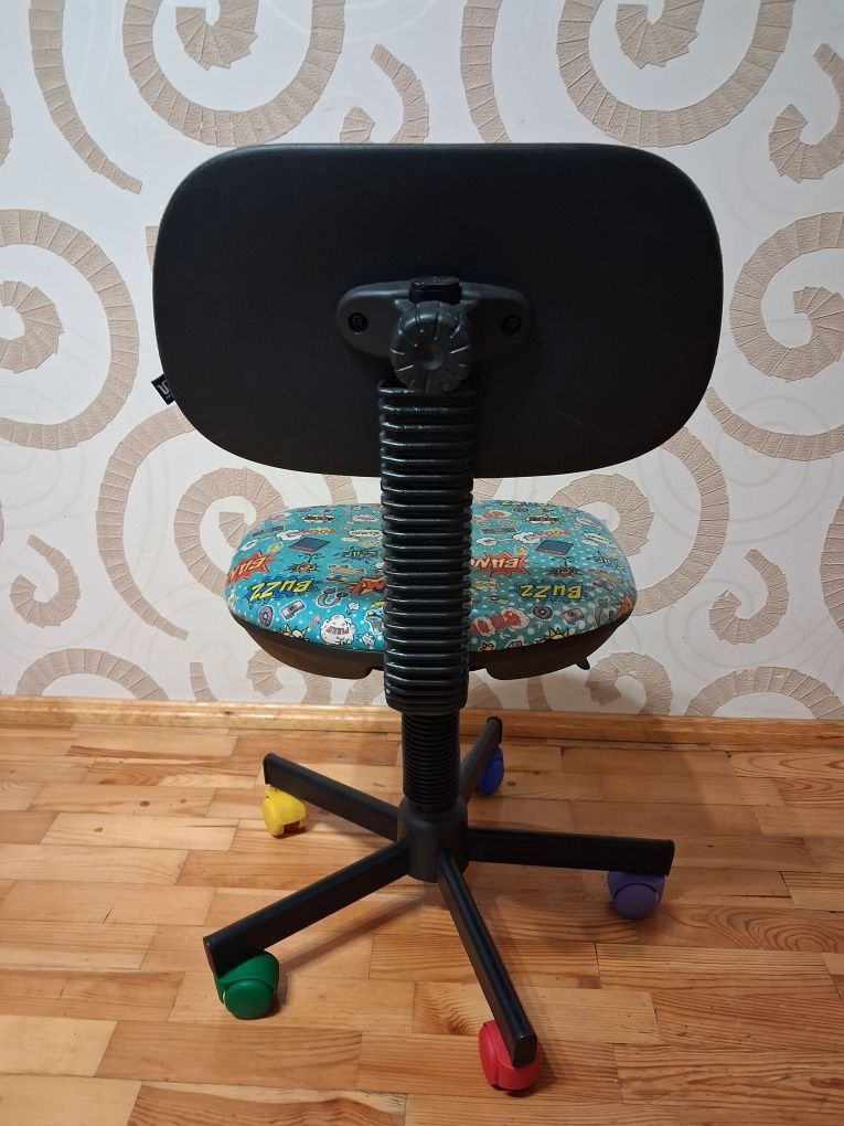 Кресло для школьника Nowy Styl Bambo ordf GTS CM-01