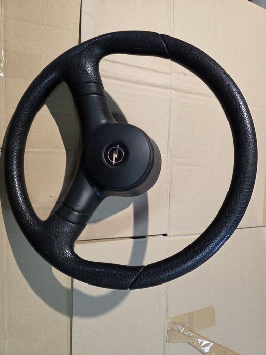 Opel corsa b kierownica