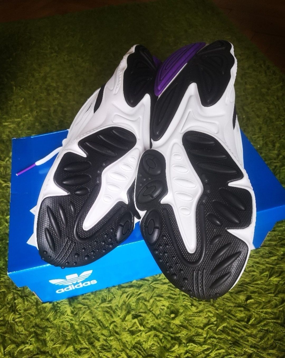 Buty sportowe Adidas Ozweego Celox r. 45 1/3