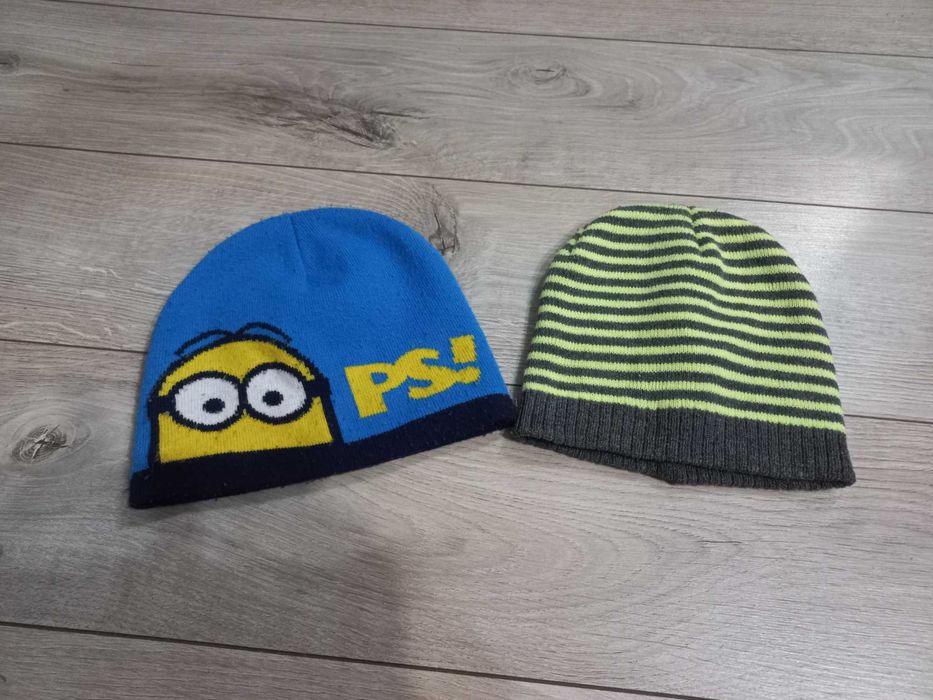 Dwie czapki r. 44-46