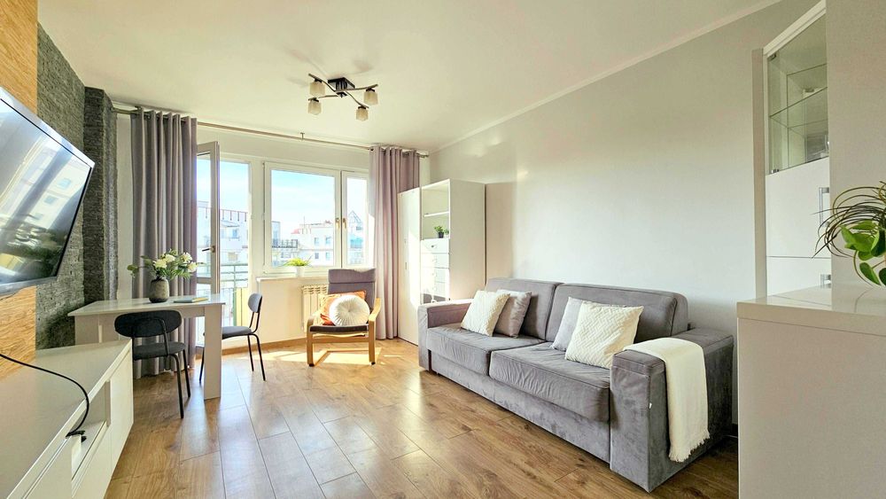 Duży jasny pokój od ZARAZ Metro Stokłosy dla 1-2 osób, internet balkon