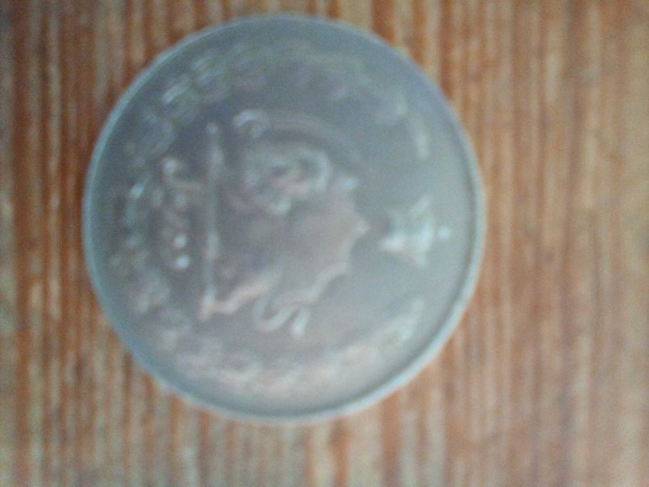 продам три монеты 5 счастливых дукатов .10 реалов и матовые 2 гривны