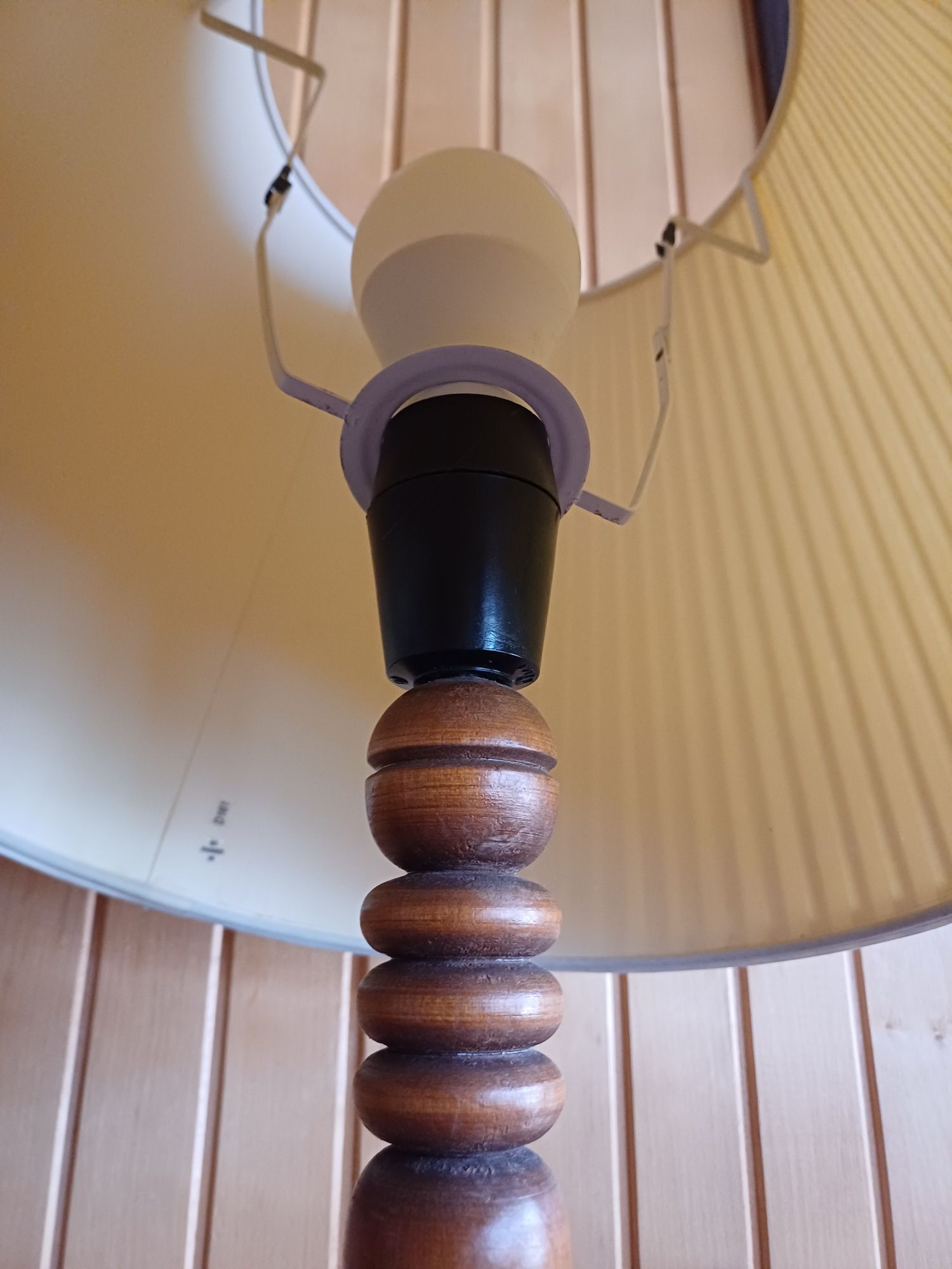 Lampa PRL drewniana toczona wysoka