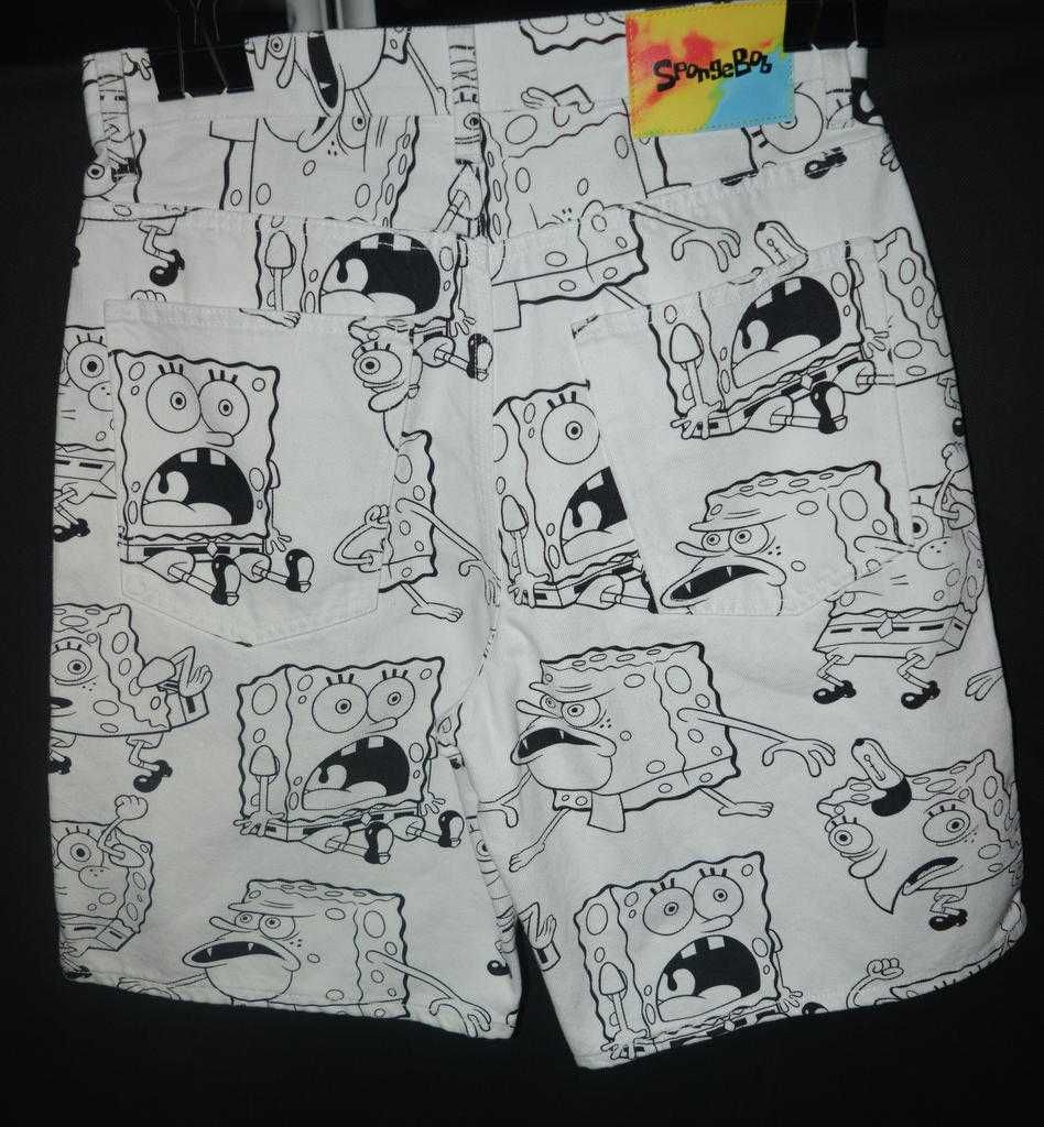 Jeansowe spodenki Sponge Bob Bershka 38
