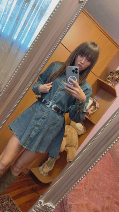 Джинсова сукня з ремінцем