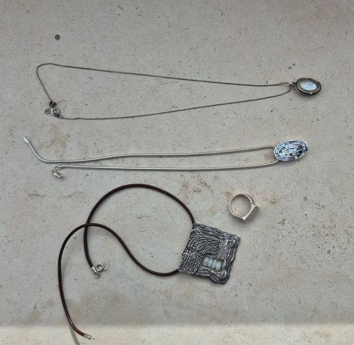 Conjunto de 3 colares e 1 anel