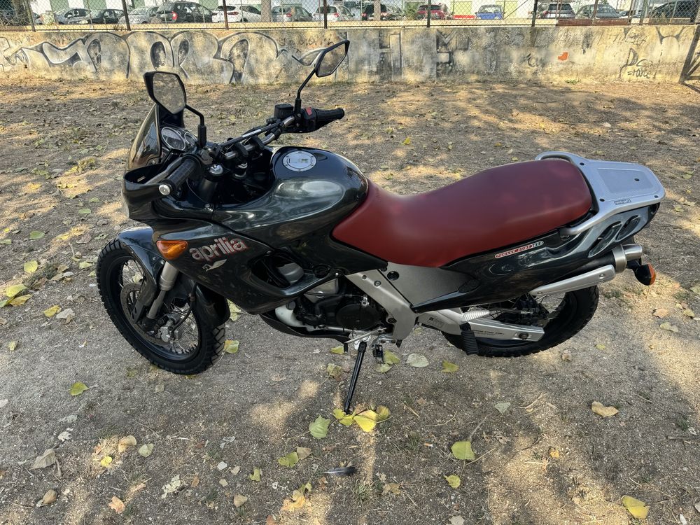 Mota aprilia 650cc  com 9500 km