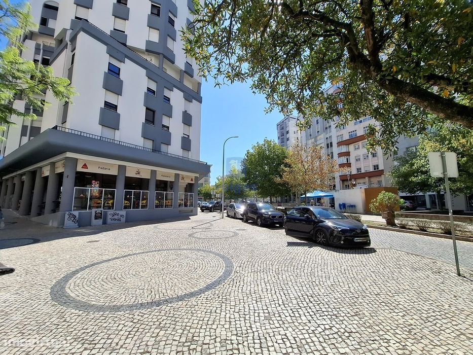 Trespasse de café/pastelaria numa das avenidas mais movimentadas das C