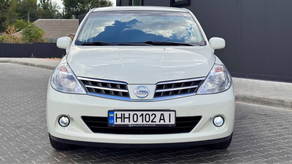 Nissan Tiida в одних руках с салона и шикарном состоянии
