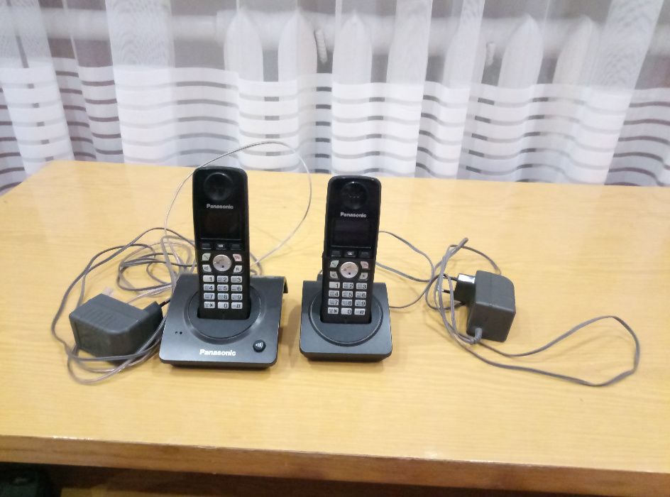 Продам телефон Panasonic КХ-ТG8077UA з двома трубками.